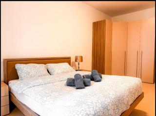 Ballutta Beach Promenade Modern Apartment - 9