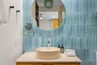 New Stylish 1 BR Condo - Ocean Views - Flex Room - 0