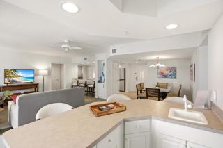 Beachfront Bliss Cozy Condo with Patio Pool & Stunning Views - 3
