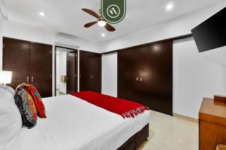 Elegant 2 BR Condo with Amazing Rooftop Pool - 0
