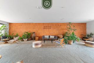 Oceanview Condo with Amazing Rooftop Pool - Gym - 1