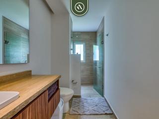 New 1 BR Condo - Oceanview Pool - 2 min to Beach - 0