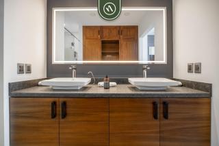 Luxury 2 BR Condo with Beachview - Rooftop Pool - 5