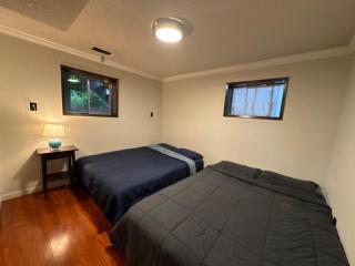 Metro Vancouver Modern Room - 30 Min to FIFA Stadium - Easy Transit & Free Parking - 4