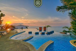 1 BR Condo - Amazing Sunsets From the Roof - Pool - 0