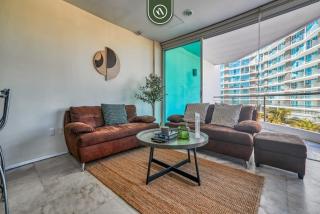 2BR with Private Balcony - Oceanfront Building - 1