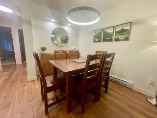 2BR Lagoons with Private Hot tub in Village Location including Parking - 3