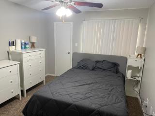 Cozy 1-bedroom apartment by NRG Reliant Stadium - 2