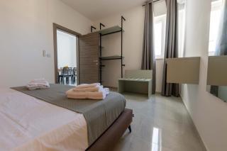 Swieqi 1BDR Luxury Penthouse with Jacuzzi - 5