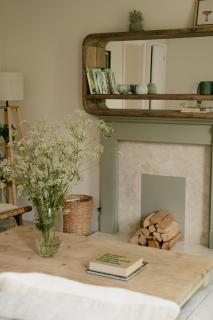 Central Village Cottage, The Corders - 4