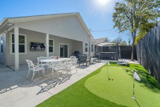 Sleeps 20 in Fort Worth Stockyards with HotTub & MiniGolf - 0