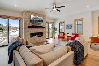 Downtown WP Villa 85 I Rooftop Lounge I Private Hot Tub I Great Views I Activity Program - 9