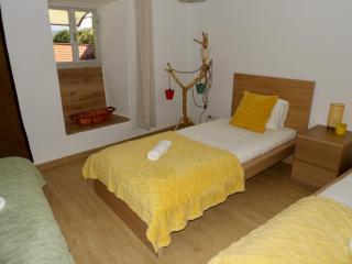 Casa con parra de uva y paz - 5