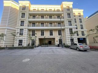 Grand Stylish Two bedrooms Apartment - 9