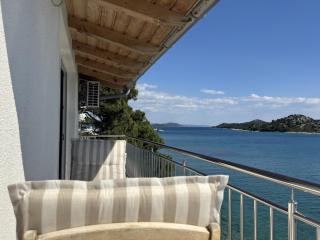 Studio apartment in Tribunj with sea view, balcony, air conditioning, WiFi 68-1 - 0