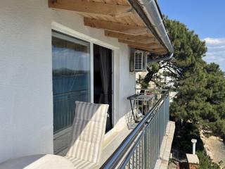 Studio apartment in Tribunj with sea view, balcony, air conditioning, WiFi 68-1 - 2