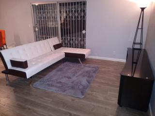 luxury townhouse near the strip - very modern - 9