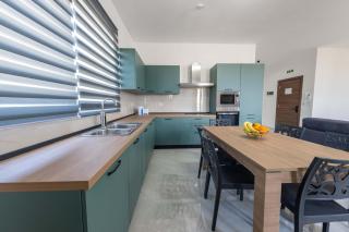 Swieqi 3BDR New Luxury Penthouse with Jacuzzi - 9