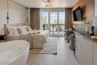 Bubble Love Suites - Jacuzzi in the Room by Lion Apartments - 4