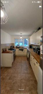 Large Double Room with Own Bathroom and Free Parking - 4