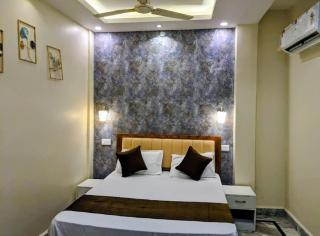 Shivaksh stay hub pink palace - 0