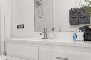 Modern 3 Bedrooms Home Just 5 mins to Deep Ellum - 2