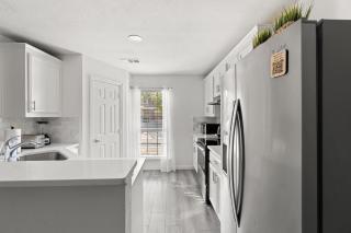 Modern 3 Bedrooms Home Just 5 mins to Deep Ellum - 4