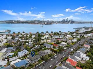 Devonport Villa by Homello - 7