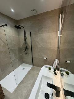 Skyline Holiday Maisonette - 3
