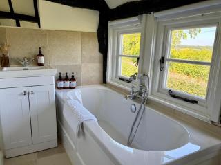 Holly Cottage Stylish Rural Retreat in Sussex - 6