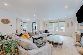 4BR Hot Tub Home Downtown CDA Walkable - 6
