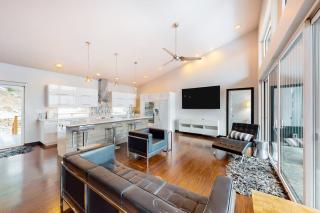 Modern Retreat with Spokane River Views - 1