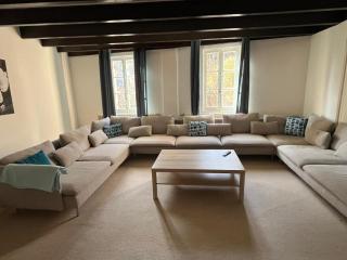 Spacious 6-Bedroom, 5 Bathroom House in Aubeterre - 8