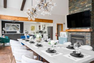 10BR Chalet with Swim Spa Sauna Cinema and Firepit - 2