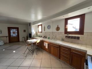 Spacious 6-Bedroom, 5 Bathroom House in Aubeterre - 2