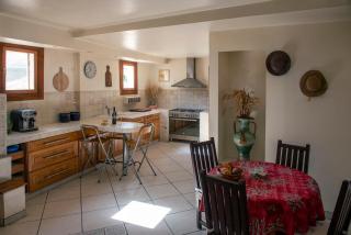 Spacious 6-Bedroom, 5 Bathroom House in Aubeterre - 9