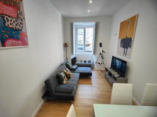 RUA NOVA APARTMENT, BAJO con JARDIN, NETFLIX y PS4, 2 DORMITORIOS - 8