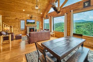Epic Mountain Views, Hot Tub, Game Room, Sleeps 10 - Sevierville - 2