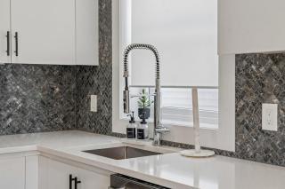 Modern 3BR Retreat Near NYC, EWR & MetLife - 3