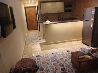 Cozy Modern Studio & Fully Equipped - 8