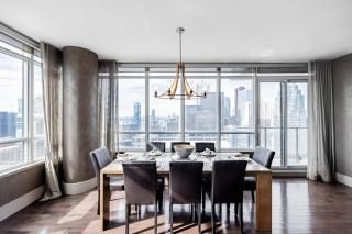 Modern 3BR Penthouse in Toronto Core with Panoramic City Views - 2