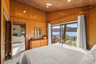 Lake Cabin 4BR - Private Dock & Views - 5