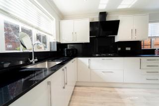 Gloucester Haven - Luxury Stay - Cotswolds Retreat - 2