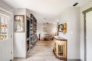 Beautifully furnished one bedroom loft located in Chicago's South suburb of Alsip - 1