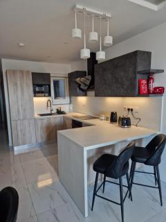 Skyline Holiday Maisonette - 8