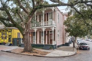 Historic Villa Steps from French Quarter - 2