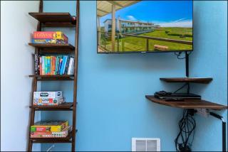 Hi-Tide Resort Top-floor Fireplace Unit 22 - 8