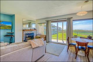 Hi-Tide Resort Top-floor Fireplace Unit 22 - 2