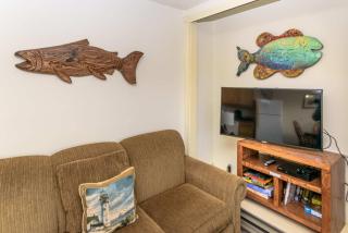 Hi-Tide Resort King Bed Dogs OK Unit 01 - 1