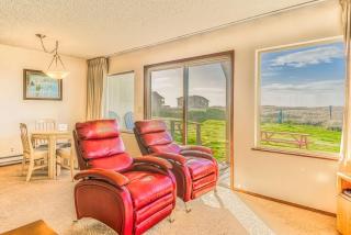 Hi-Tide Resort Fireplace Dogs OK Unit 6 - 9